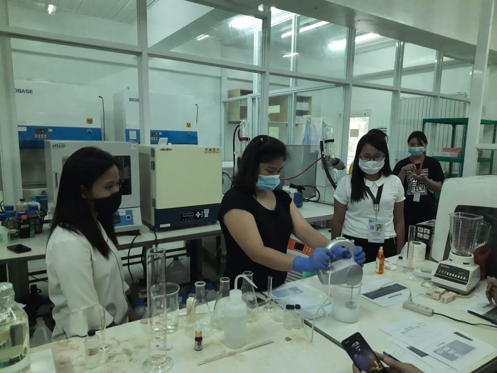 Students in Cagayan State University Laboratory 